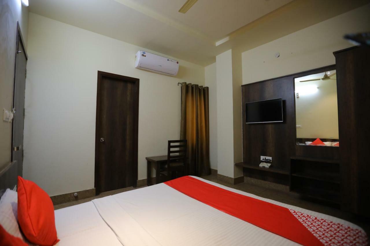 Oyo 40791 Hotel Hot N Fast Suratgarh Ngoại thất bức ảnh