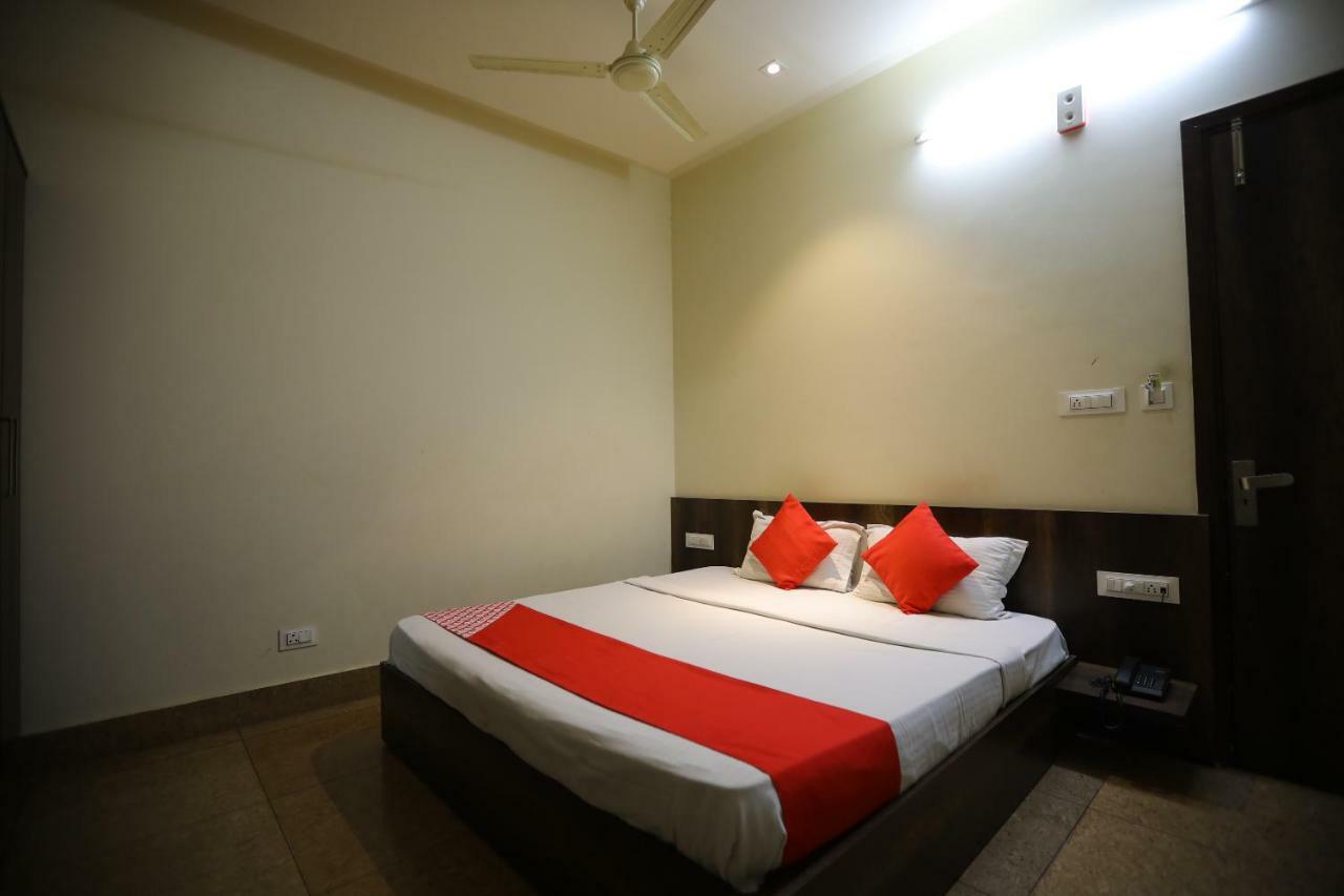 Oyo 40791 Hotel Hot N Fast Suratgarh Ngoại thất bức ảnh