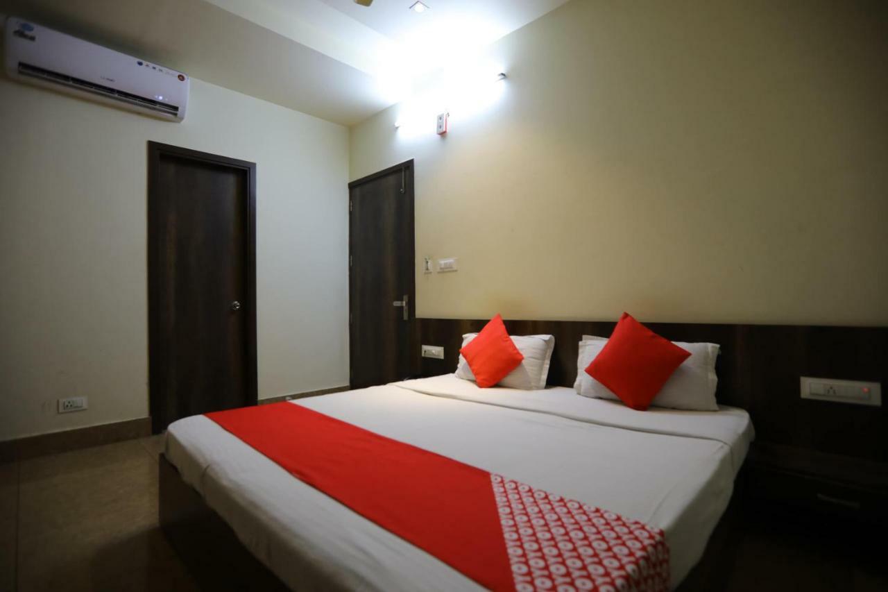 Oyo 40791 Hotel Hot N Fast Suratgarh Ngoại thất bức ảnh