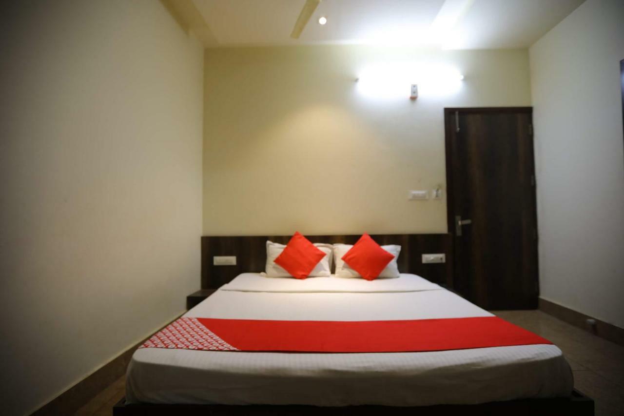 Oyo 40791 Hotel Hot N Fast Suratgarh Ngoại thất bức ảnh